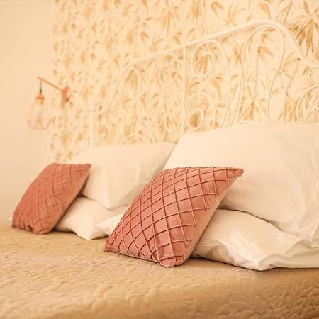 B&B La Fenice Suite Salerno Bagian luar foto