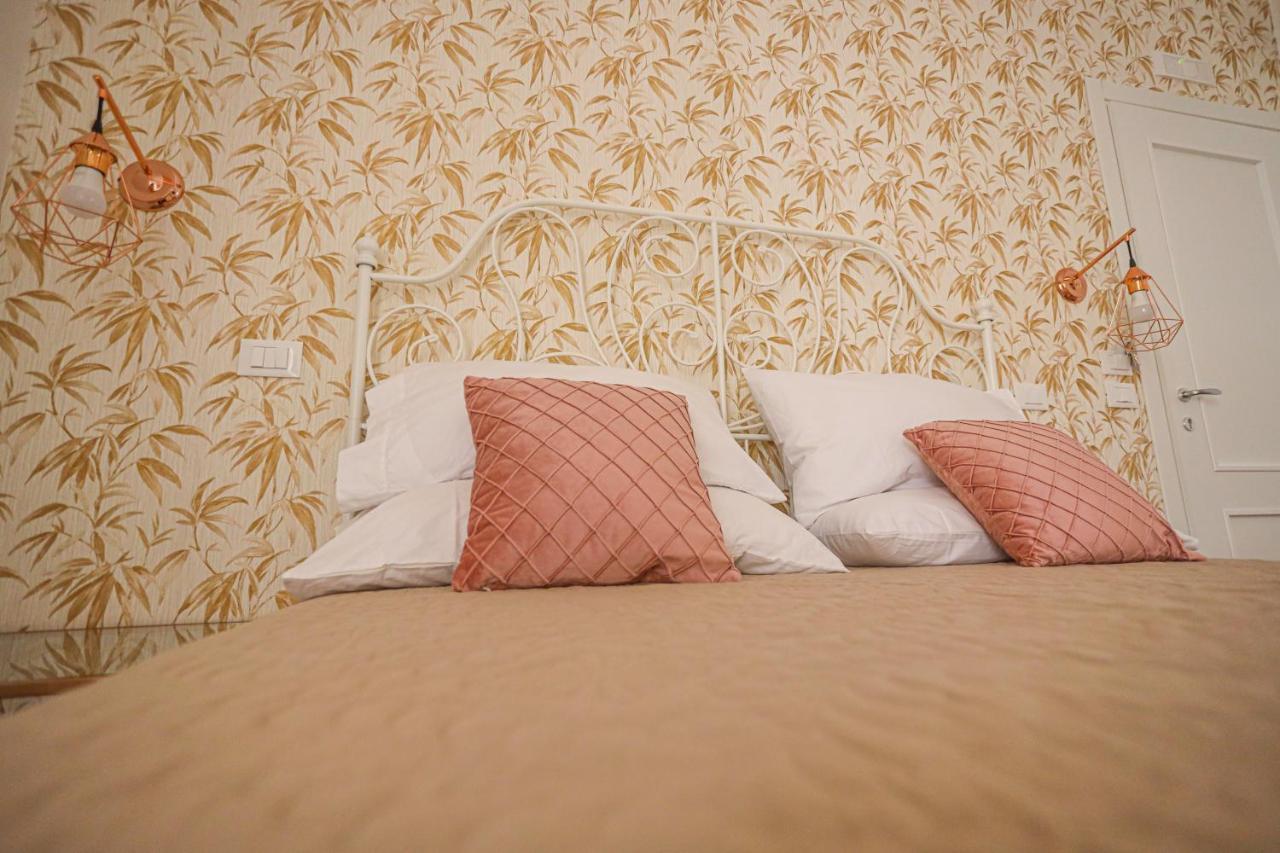 B&B La Fenice Suite Salerno Bagian luar foto