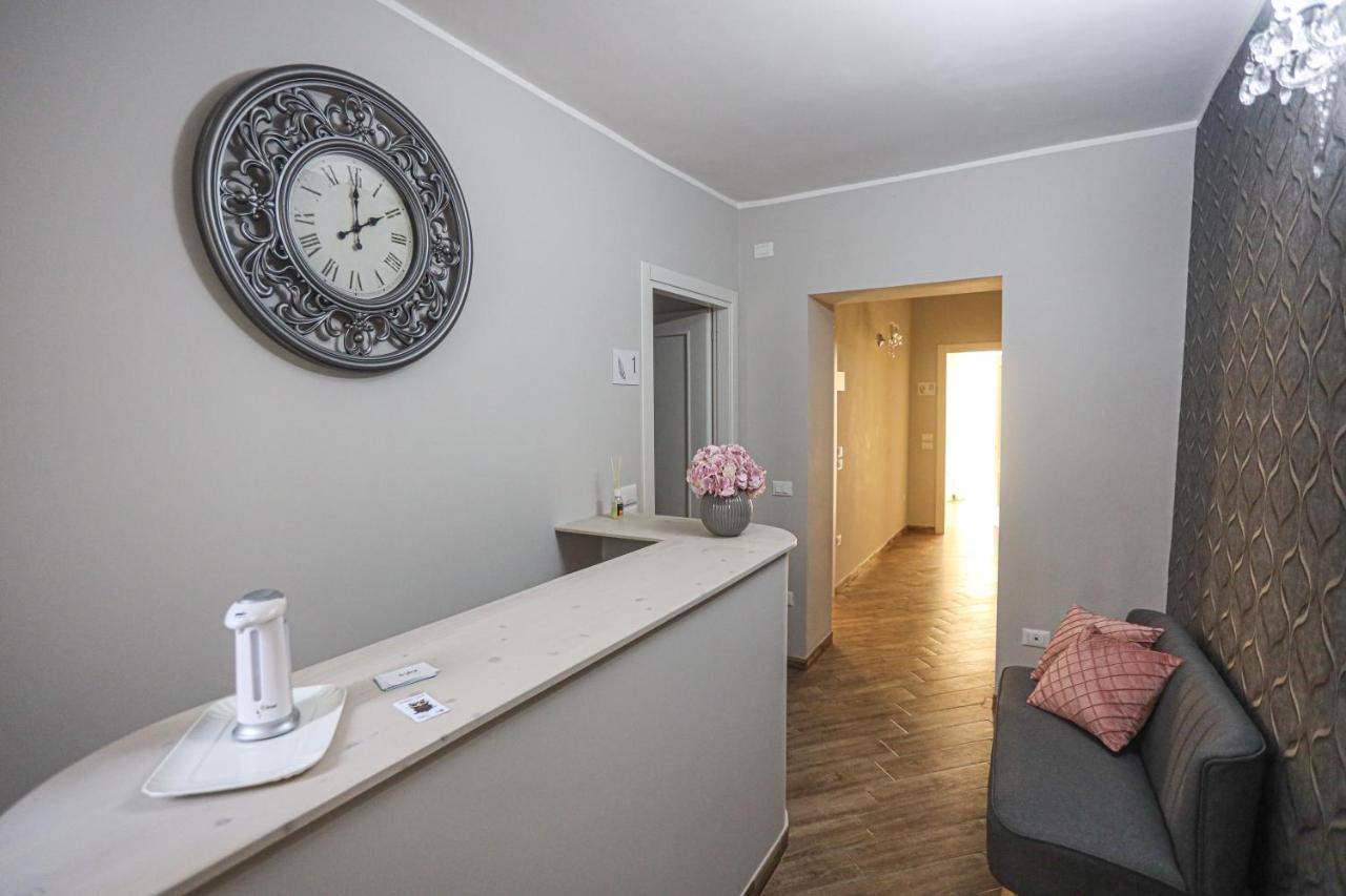 B&B La Fenice Suite Salerno Bagian luar foto