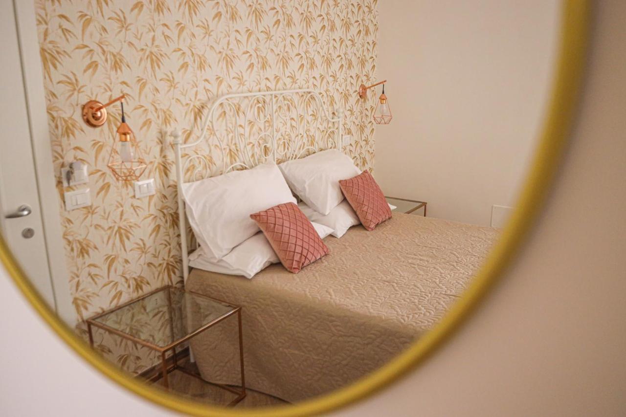 B&B La Fenice Suite Salerno Bagian luar foto