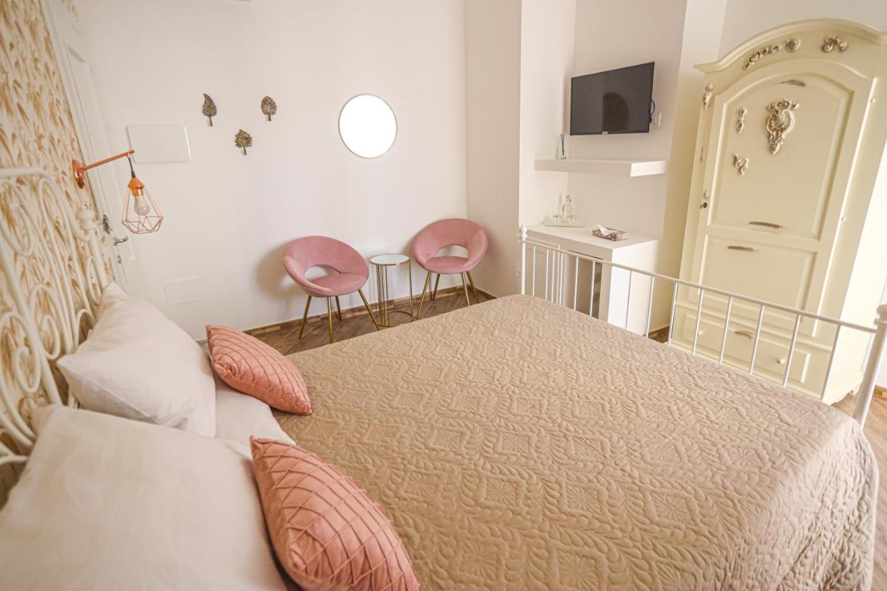 B&B La Fenice Suite Salerno Bagian luar foto