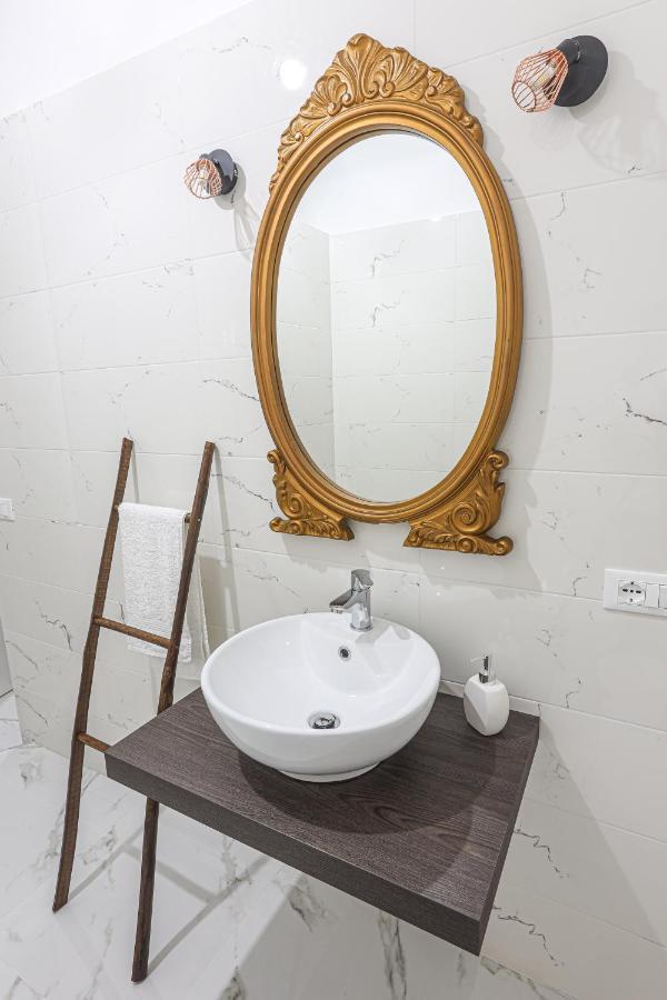 B&B La Fenice Suite Salerno Bagian luar foto